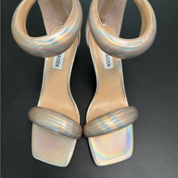 Steve Madden Gold Heels Sleek Design Elegant - Picture 10 of 10